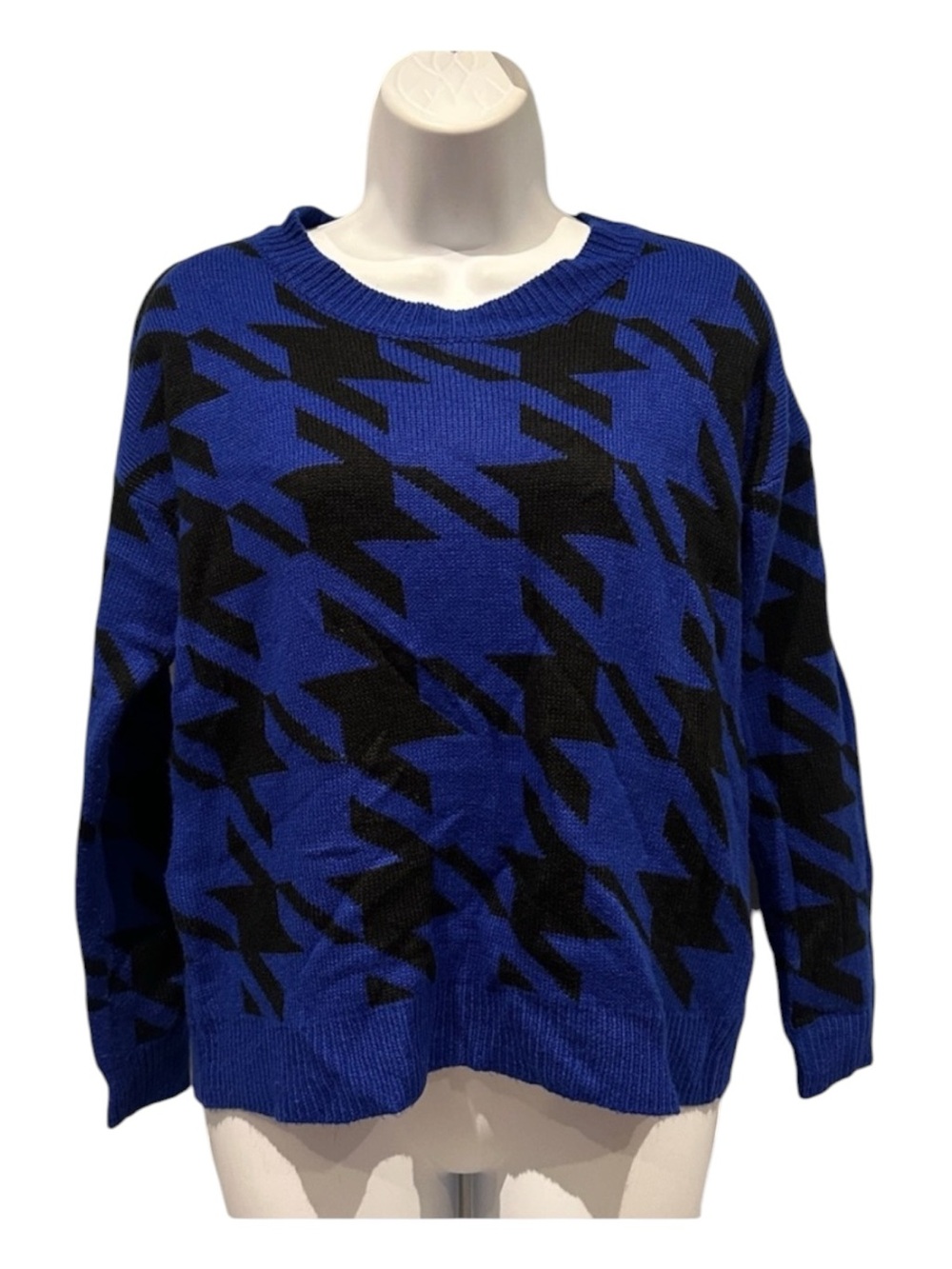 36 Point 5 Blue and Black Houndstooth Patterned Sweater Medium